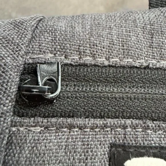 Oakley Gray Enduro 25L Backpack – Multi-Compartment Tech / Travel Bag - Picture 6 of 16